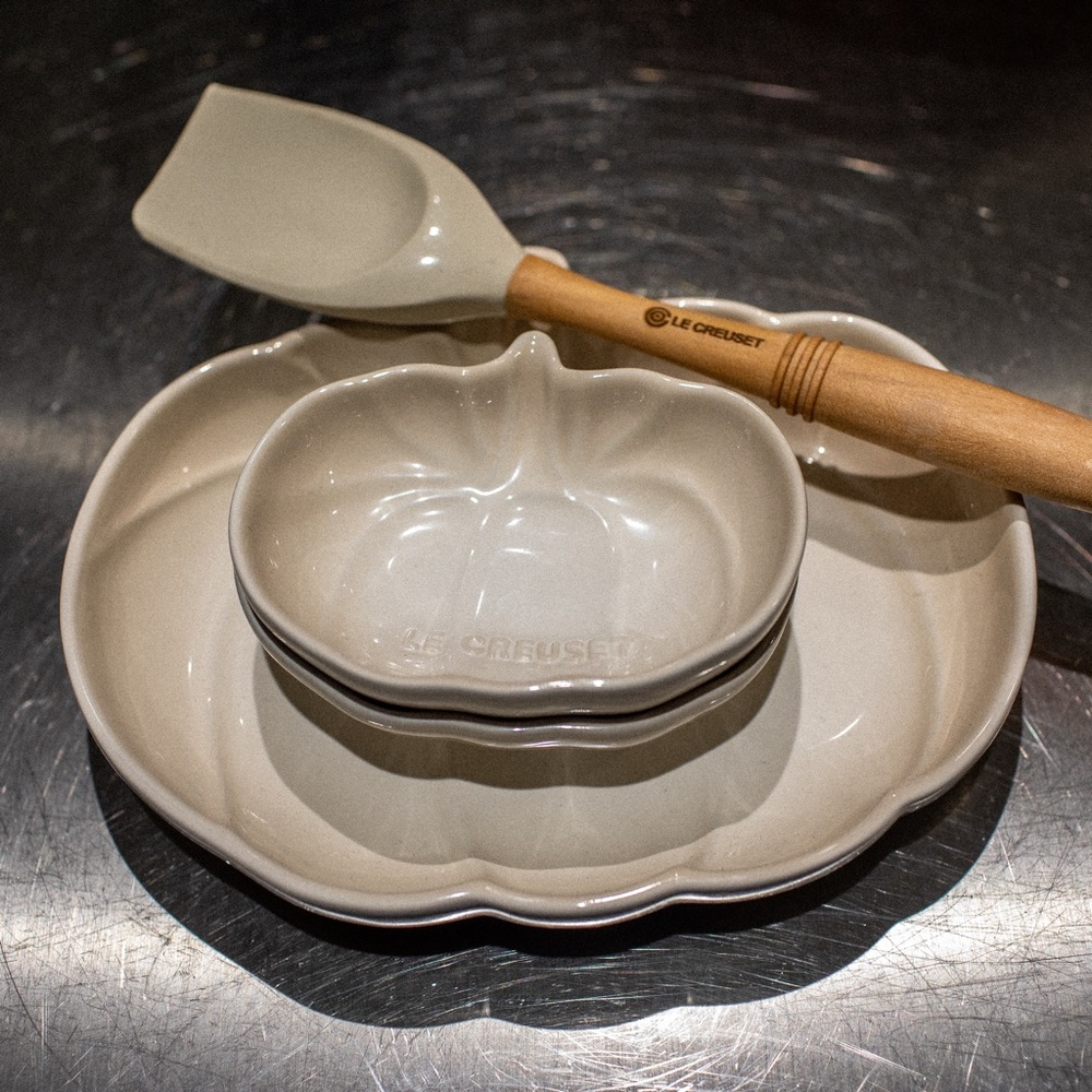 Le Crueset Meringue Pumpkin Dishes and Spatula